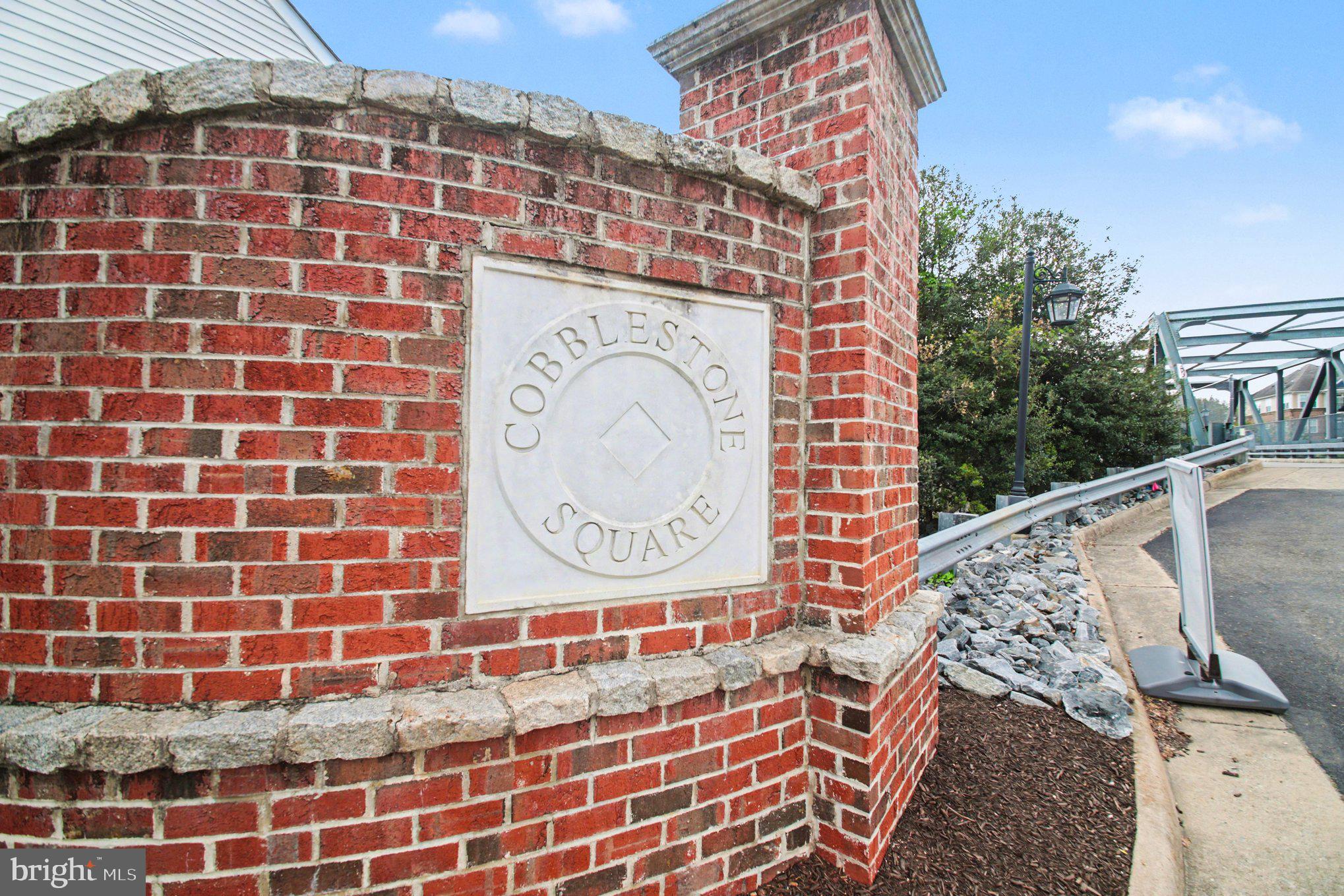 COBBLESTONE SQUARE - Residential