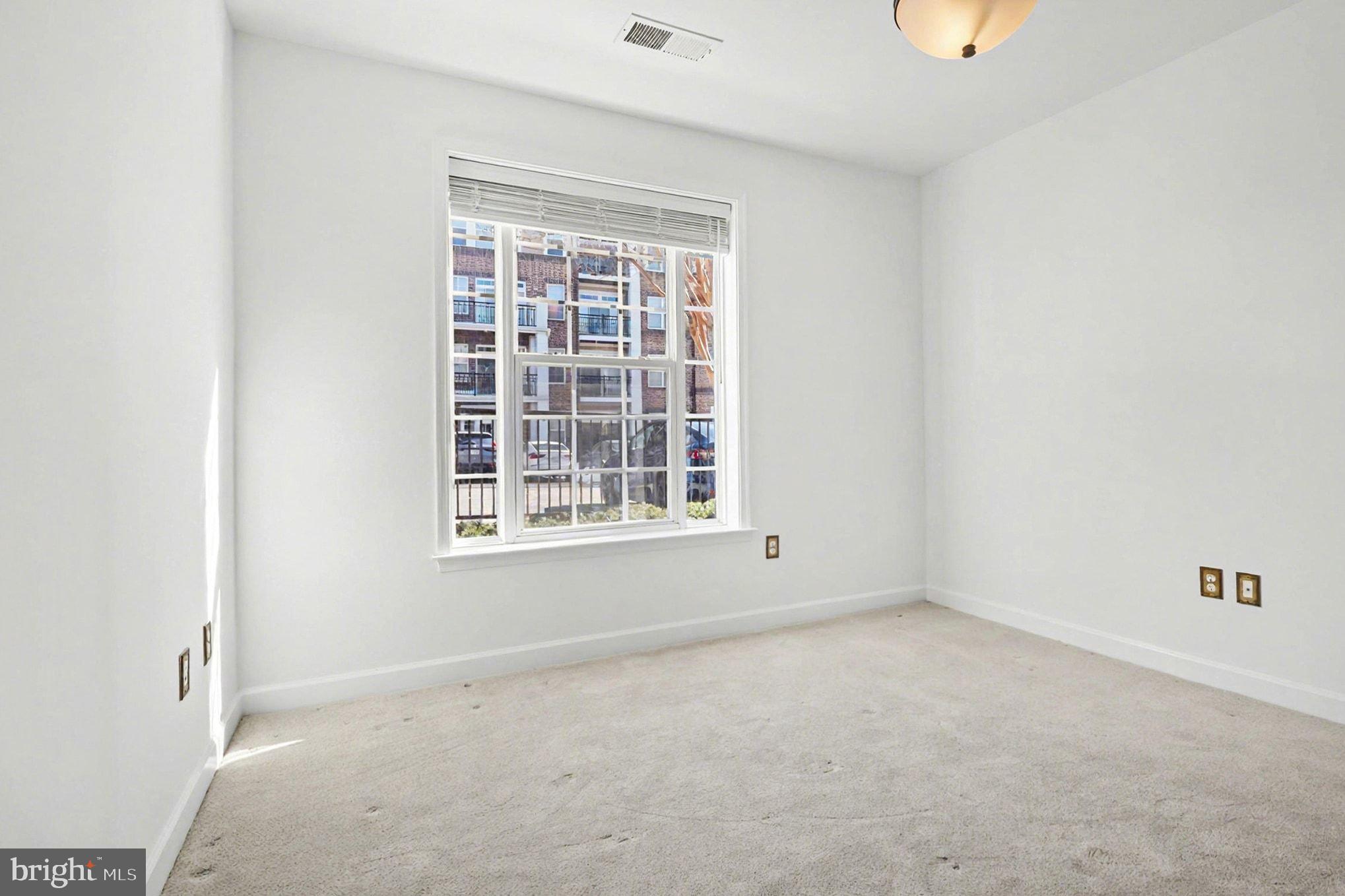 COBBLESTONE SQUARE - Residential