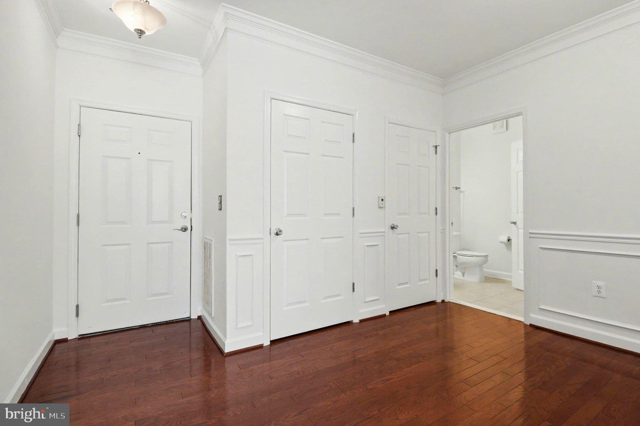 COBBLESTONE SQUARE - Residential