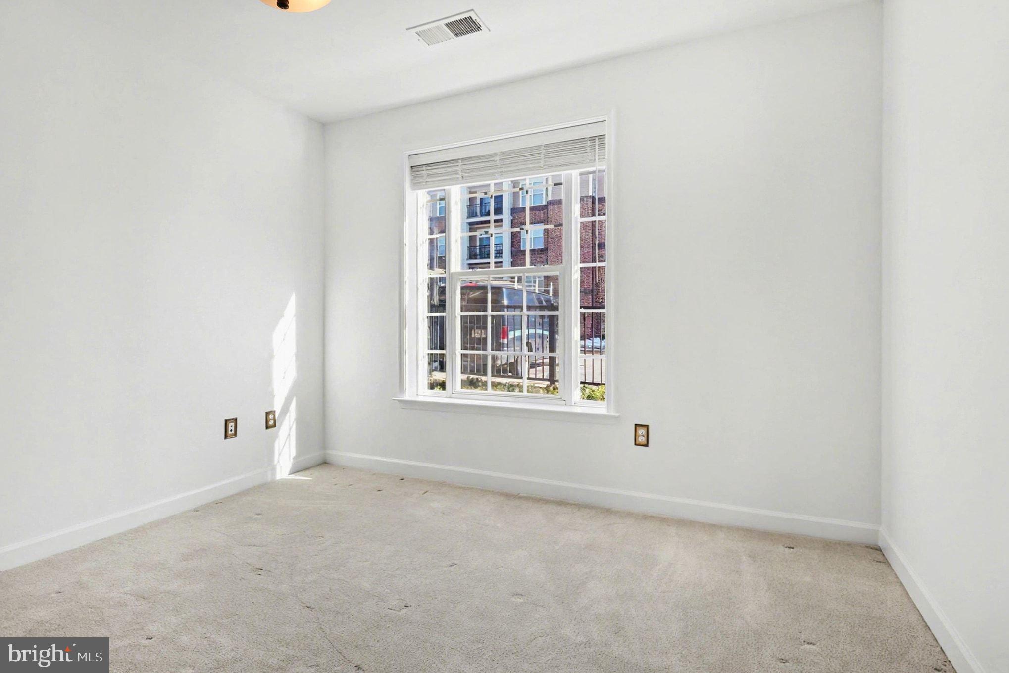 COBBLESTONE SQUARE - Residential