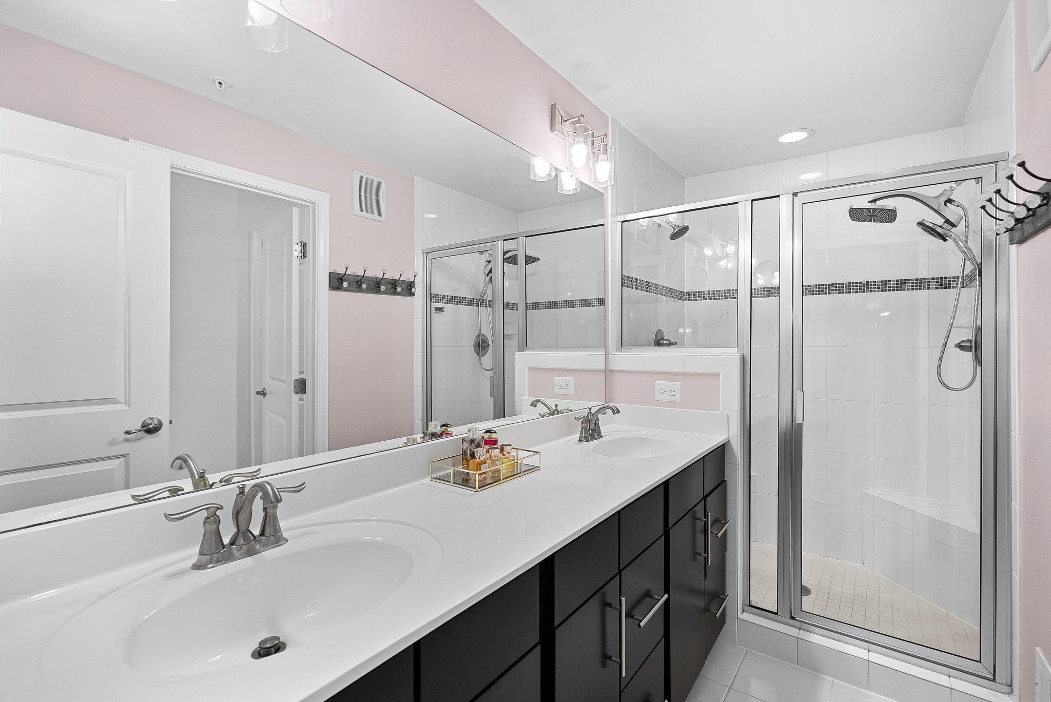 LOUDOUN CROSSING CONDOMINIUM - Residential