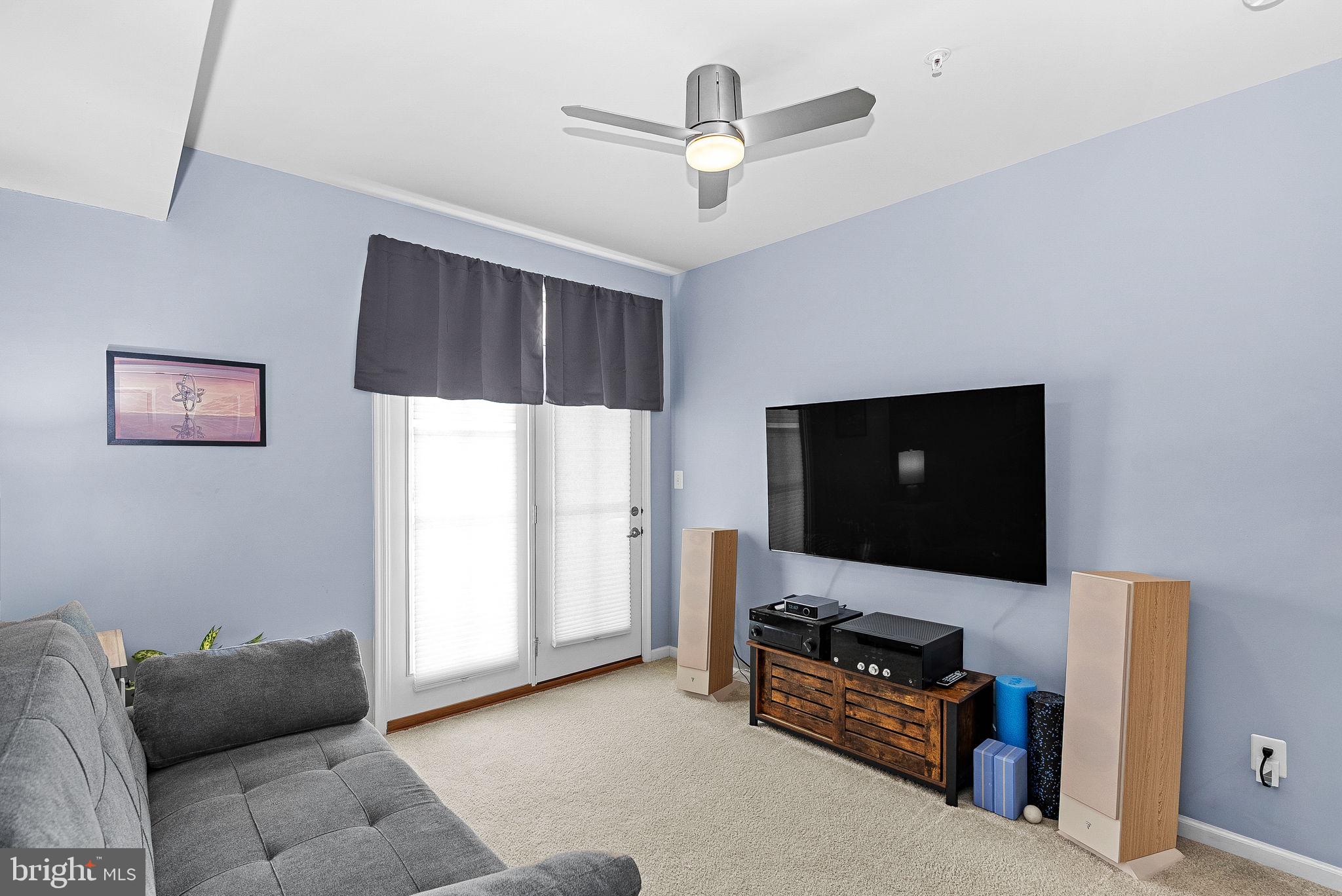 LOUDOUN CROSSING CONDOMINIUM - Residential