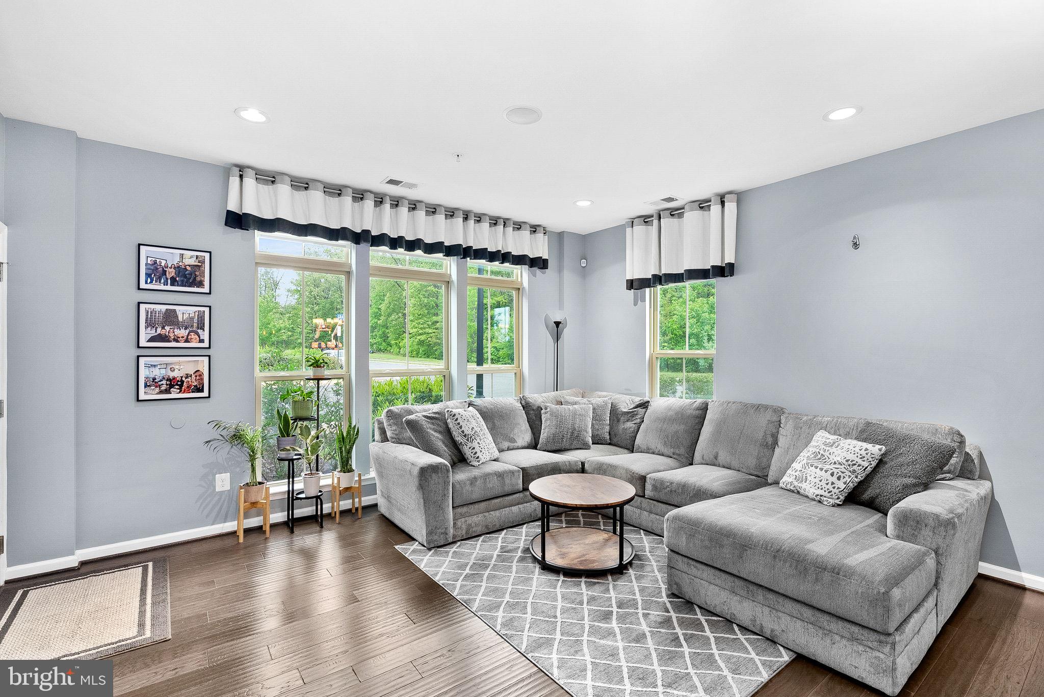 25284 GRAY POPLAR TERRACE