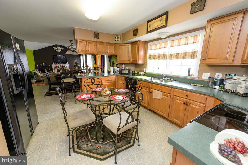 STAFFORD LAKES VILLAGE - Residential Lease