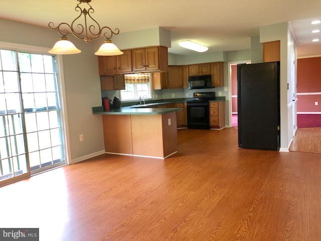 STAFFORD LAKES VILLAGE - Residential Lease