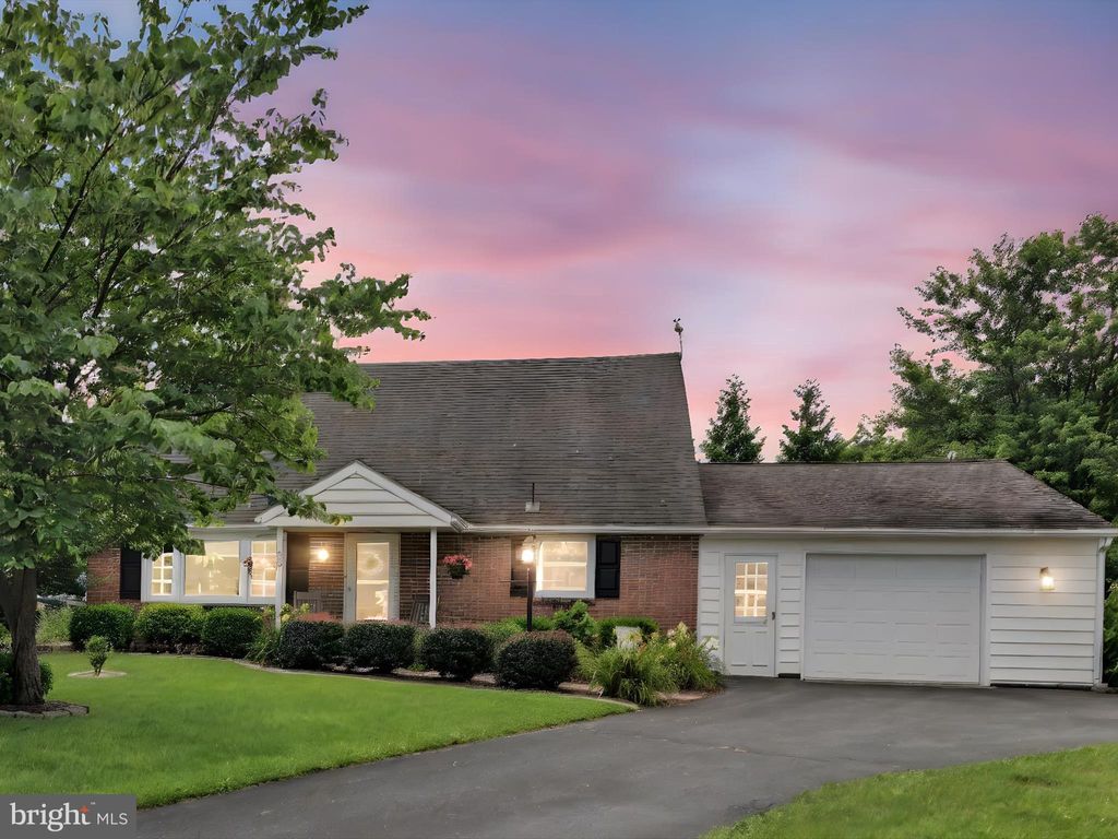 Photo of 214 Reifsnyder Road, LITITZ, PA 17543 (MLS # PALA2072558)