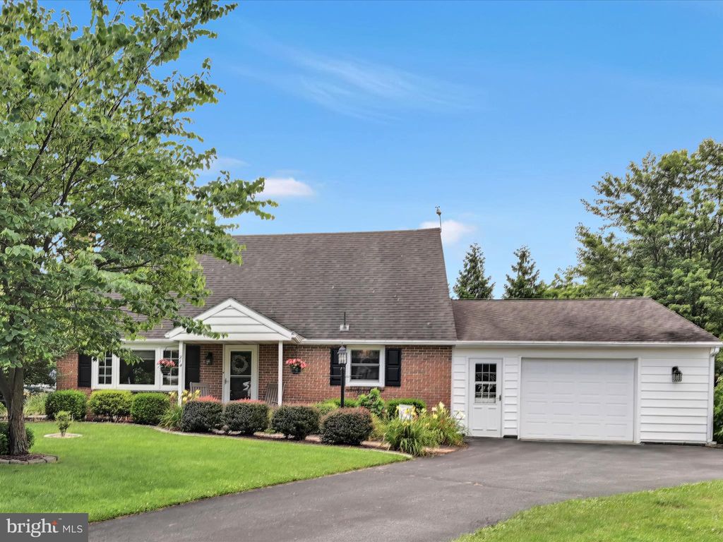 Photo of 214 Reifsnyder Road, LITITZ, PA 17543 (MLS # PALA2072558)