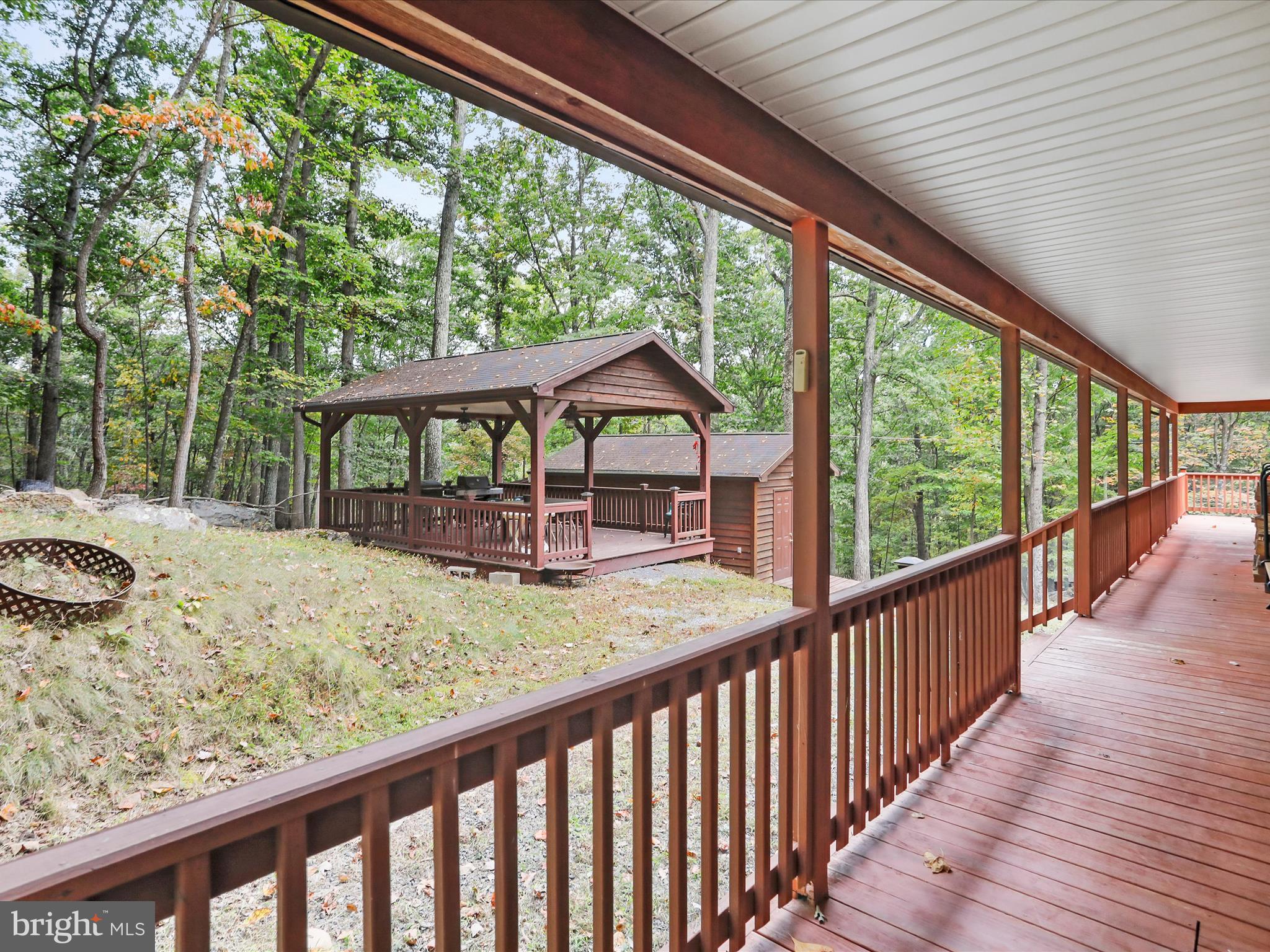 ROUSE MOUNTAIN - Residential