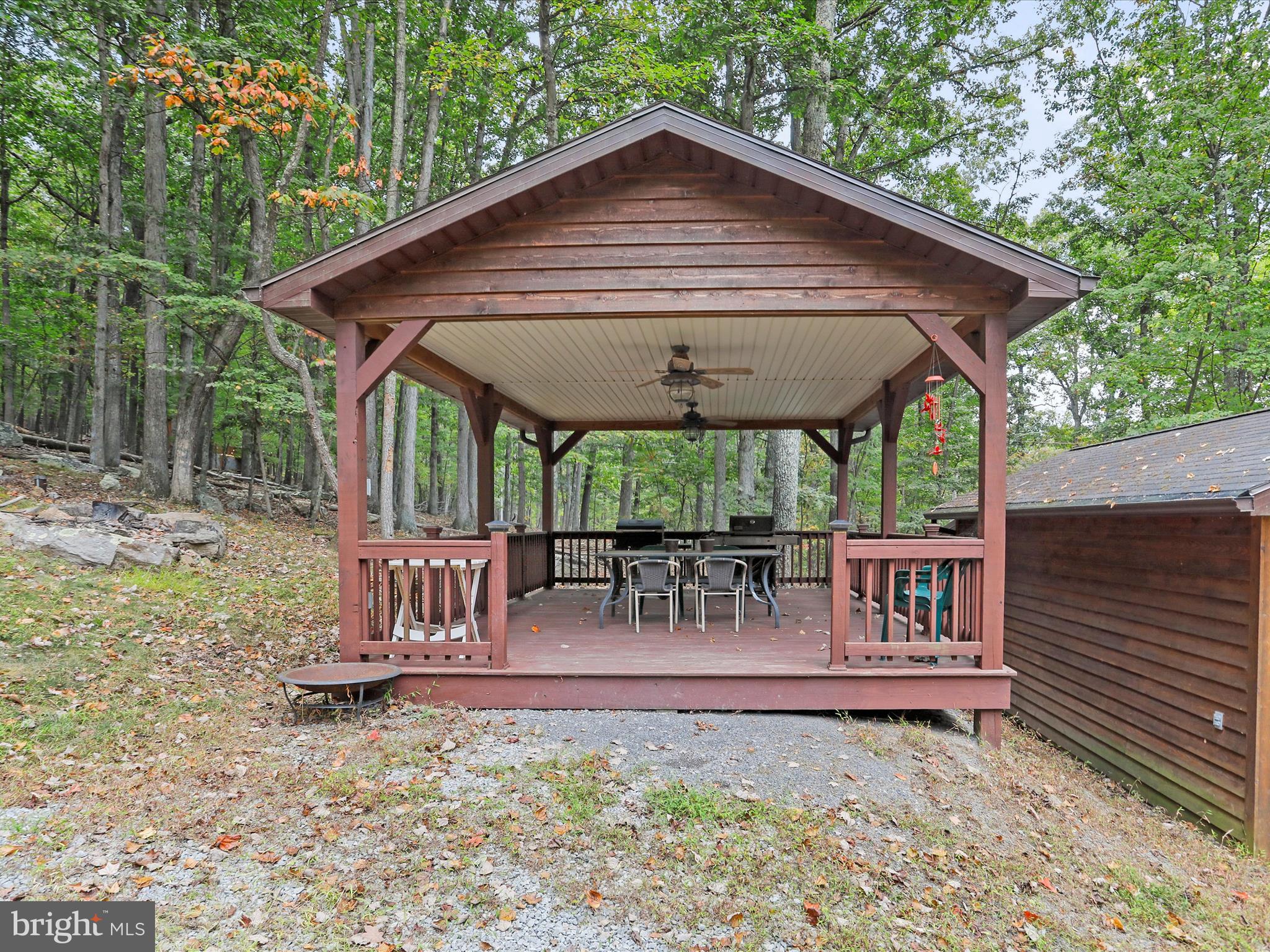 ROUSE MOUNTAIN - Residential