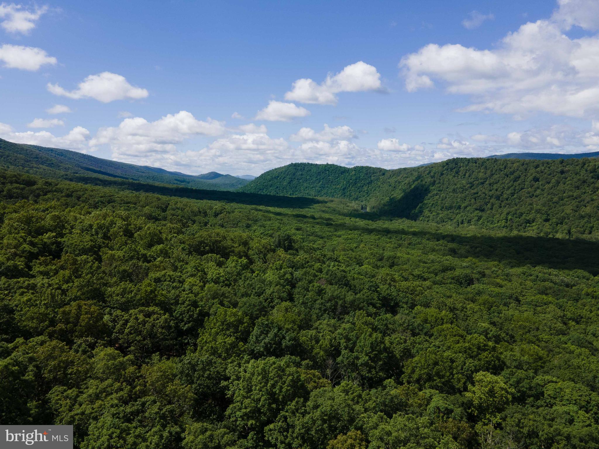 ROUSE MOUNTAIN - Residential