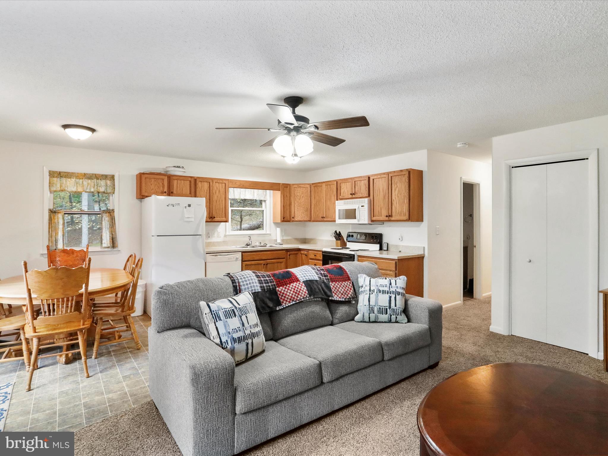 ROUSE MOUNTAIN - Residential