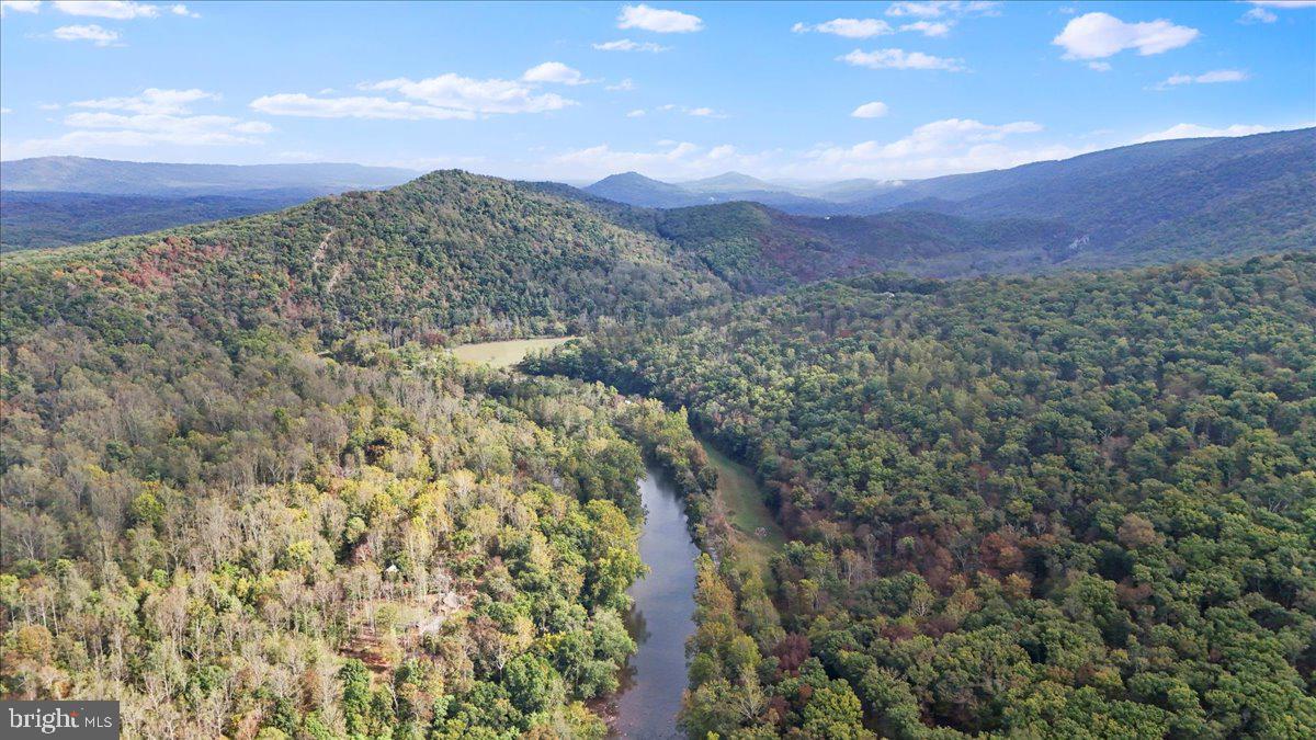 ROUSE MOUNTAIN - Residential