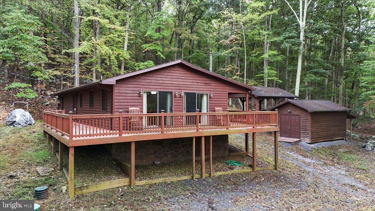 ROUSE MOUNTAIN - Residential