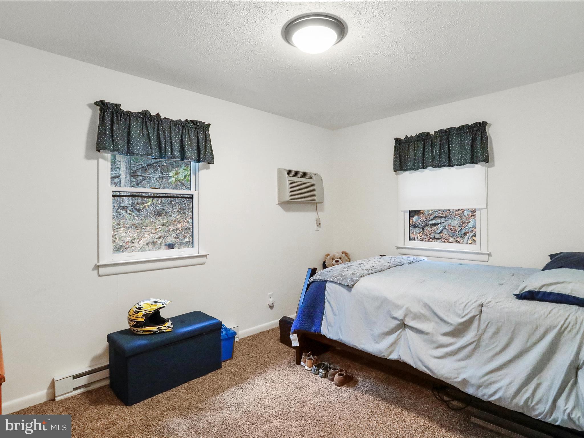 ROUSE MOUNTAIN - Residential