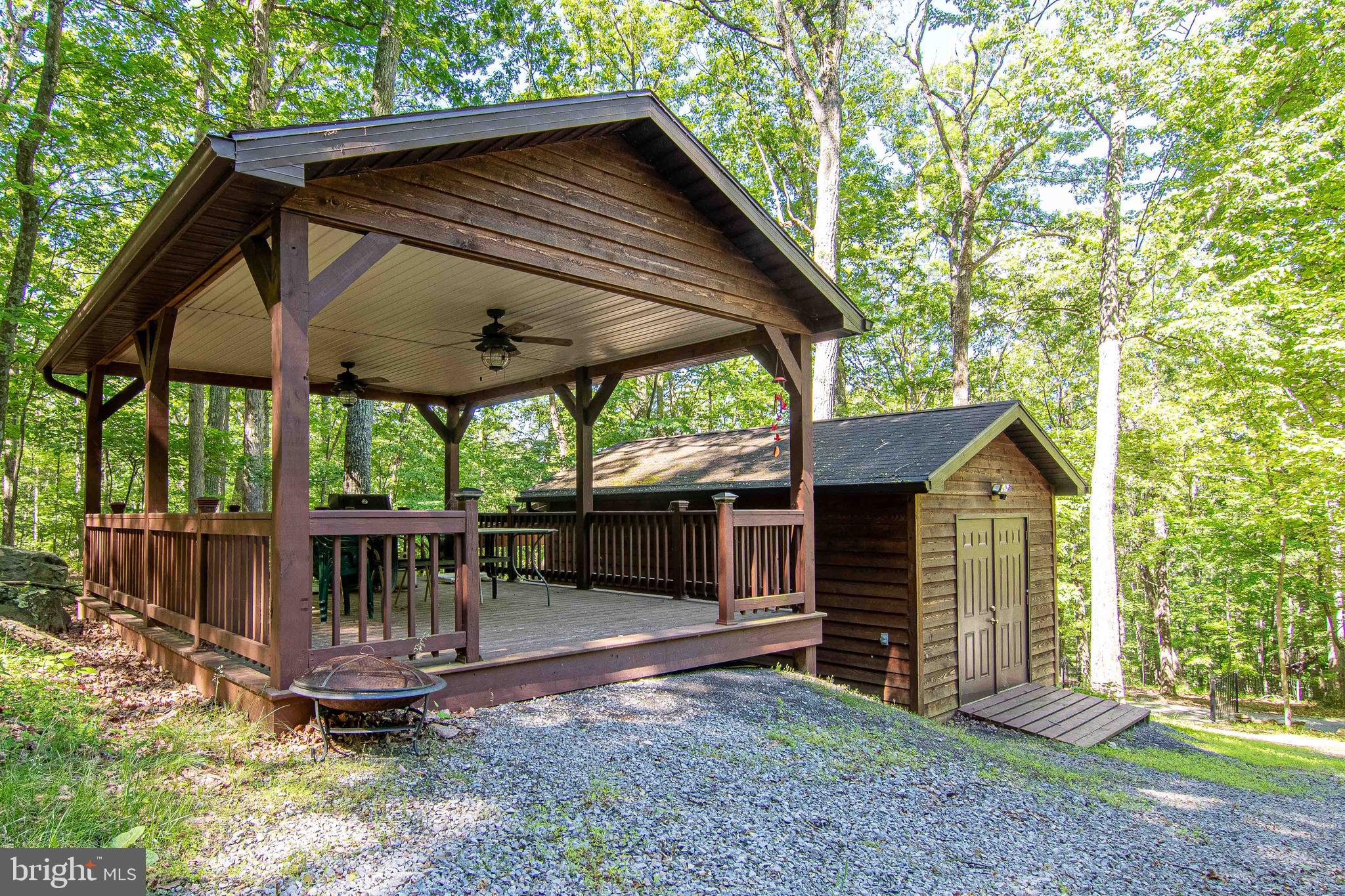 ROUSE MOUNTAIN - Residential