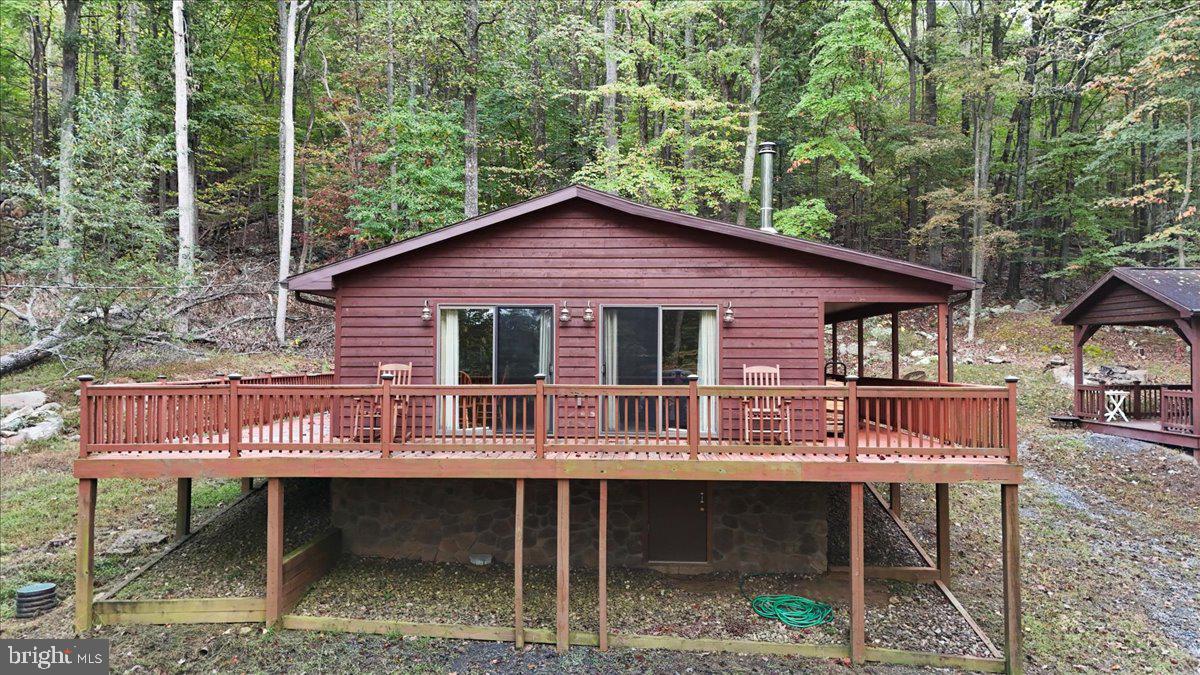 ROUSE MOUNTAIN - Residential