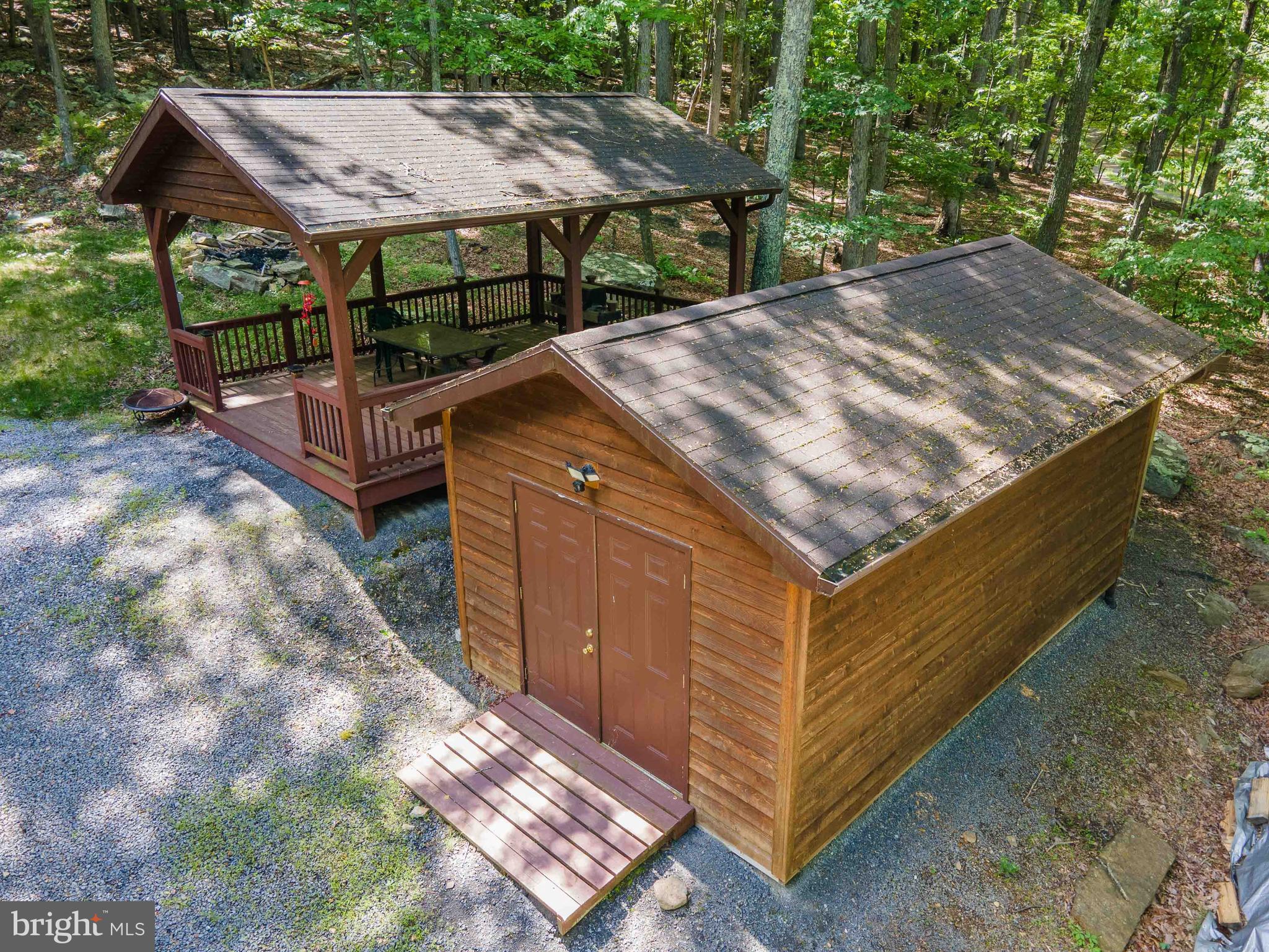 ROUSE MOUNTAIN - Residential