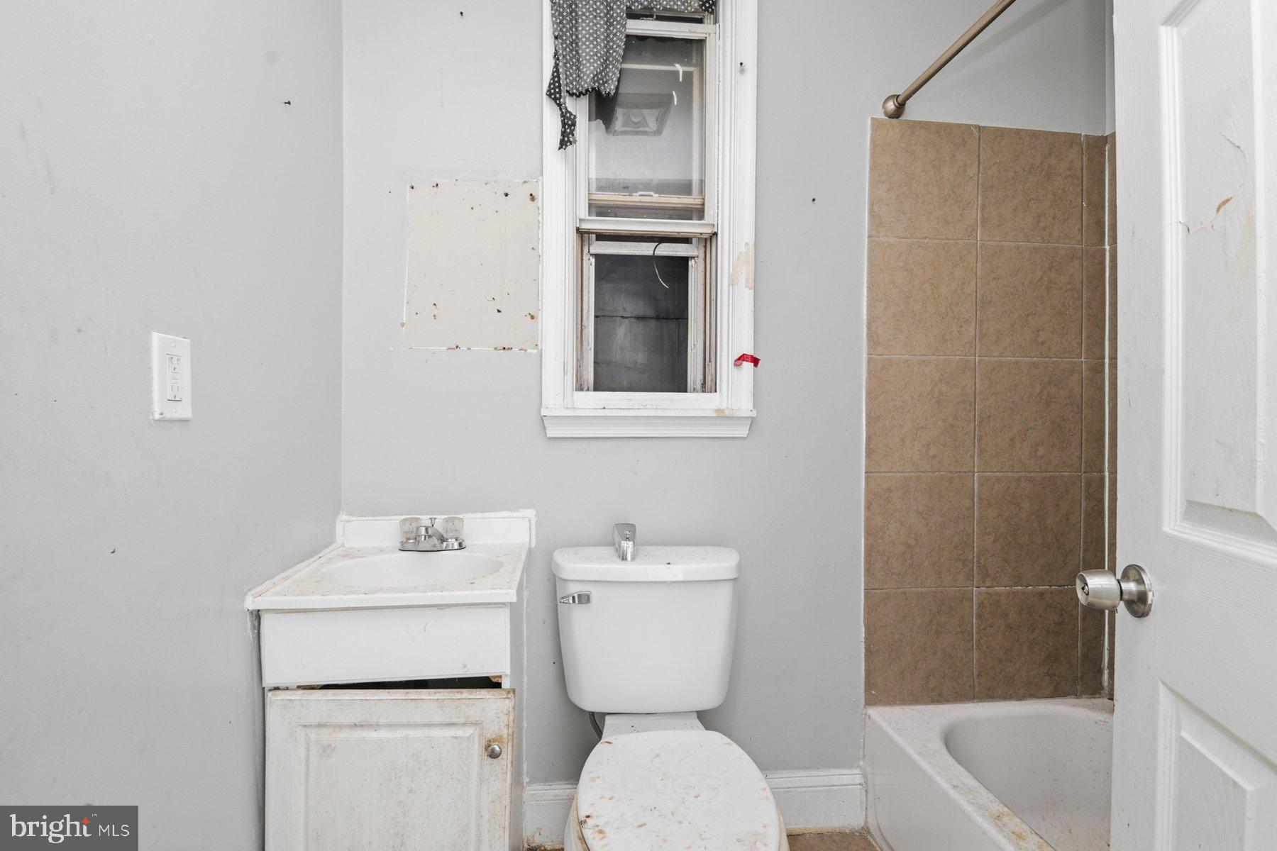 BIDDLE STREET - Residential