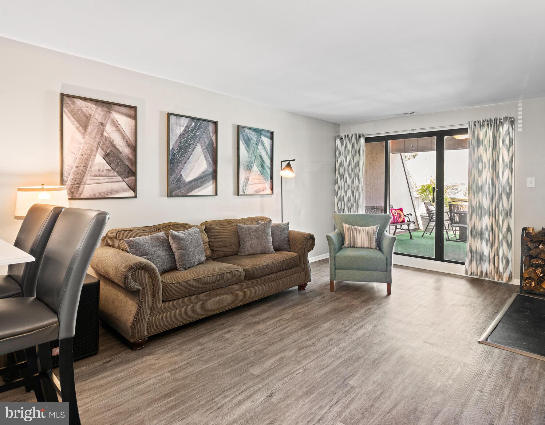 SUMMIT HOUSE - Residential