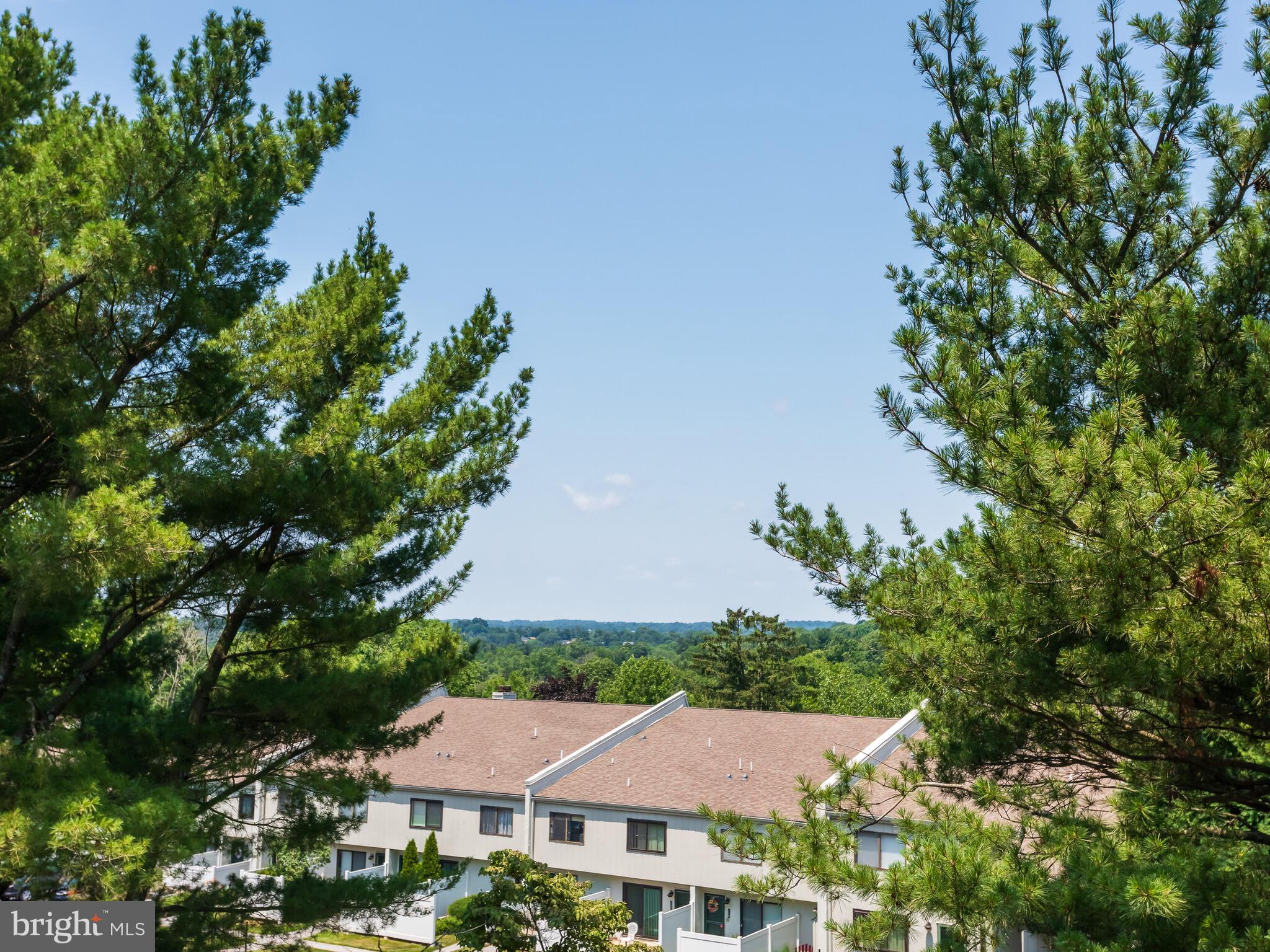 SUMMIT HOUSE - Residential