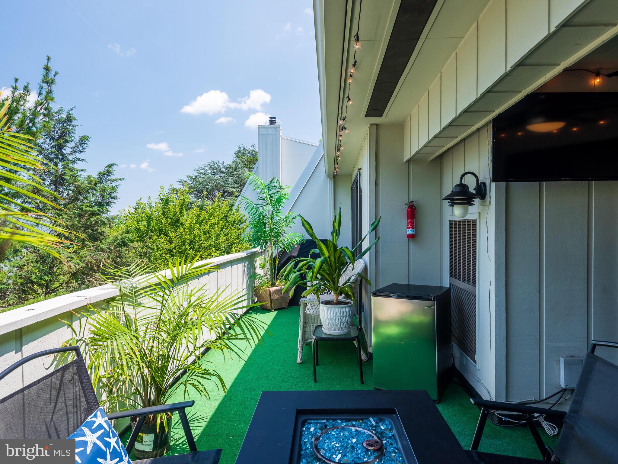 SUMMIT HOUSE - Residential