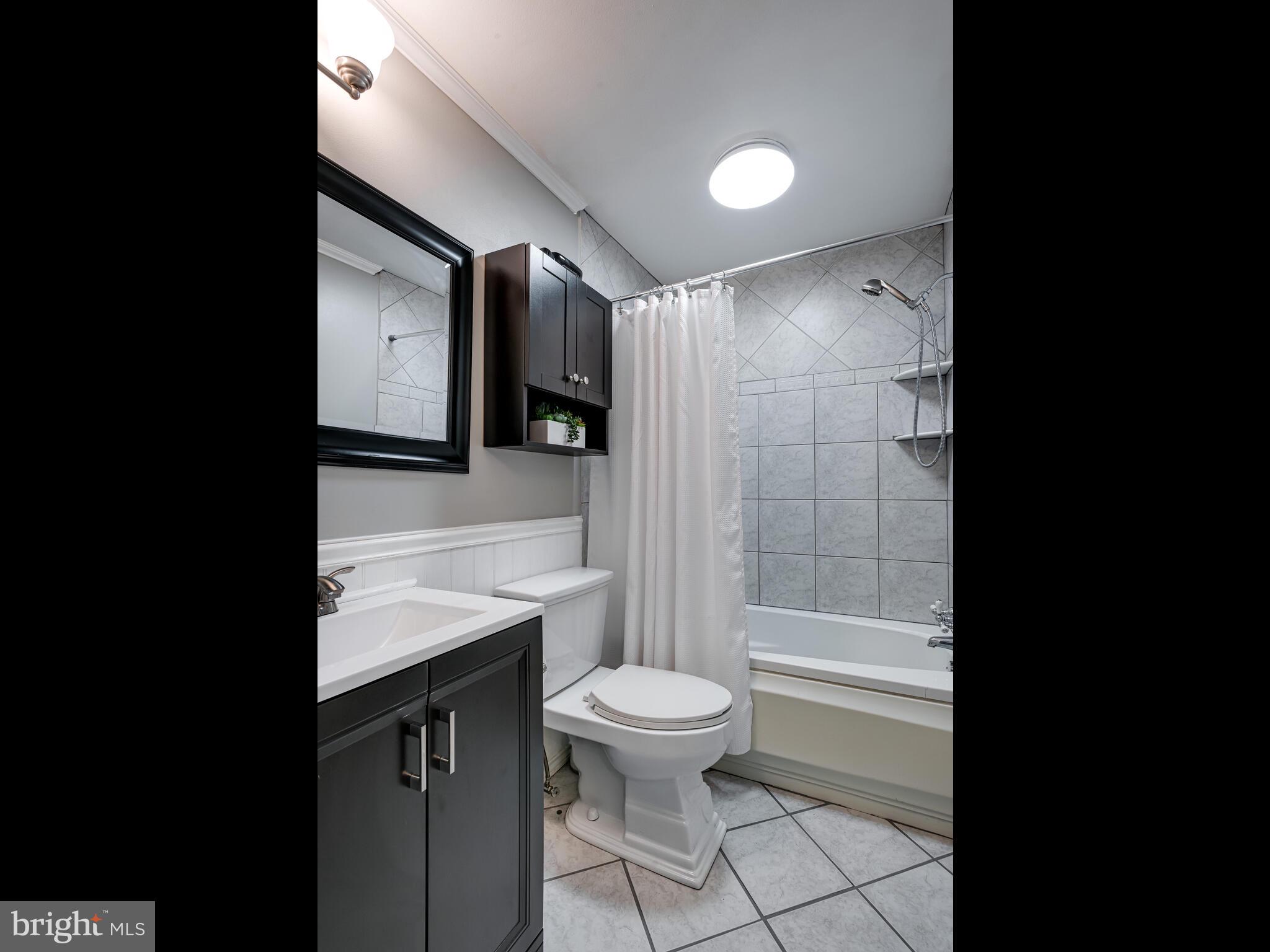 SUMMIT HOUSE - Residential