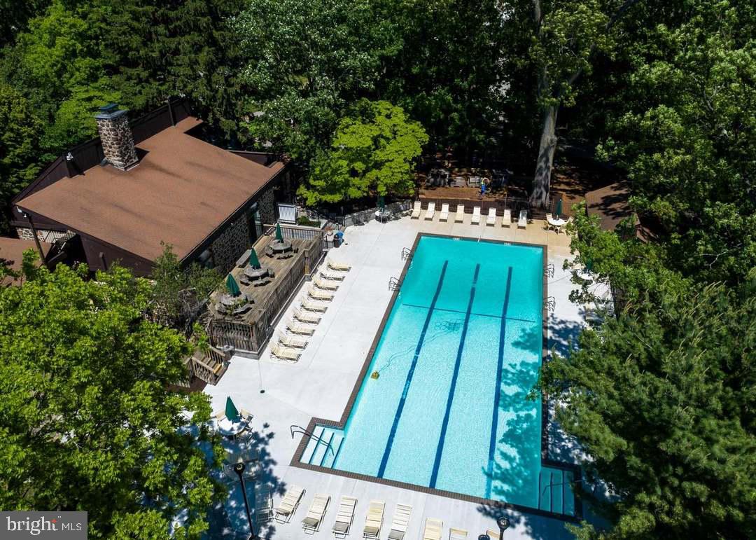 SUMMIT HOUSE - Residential