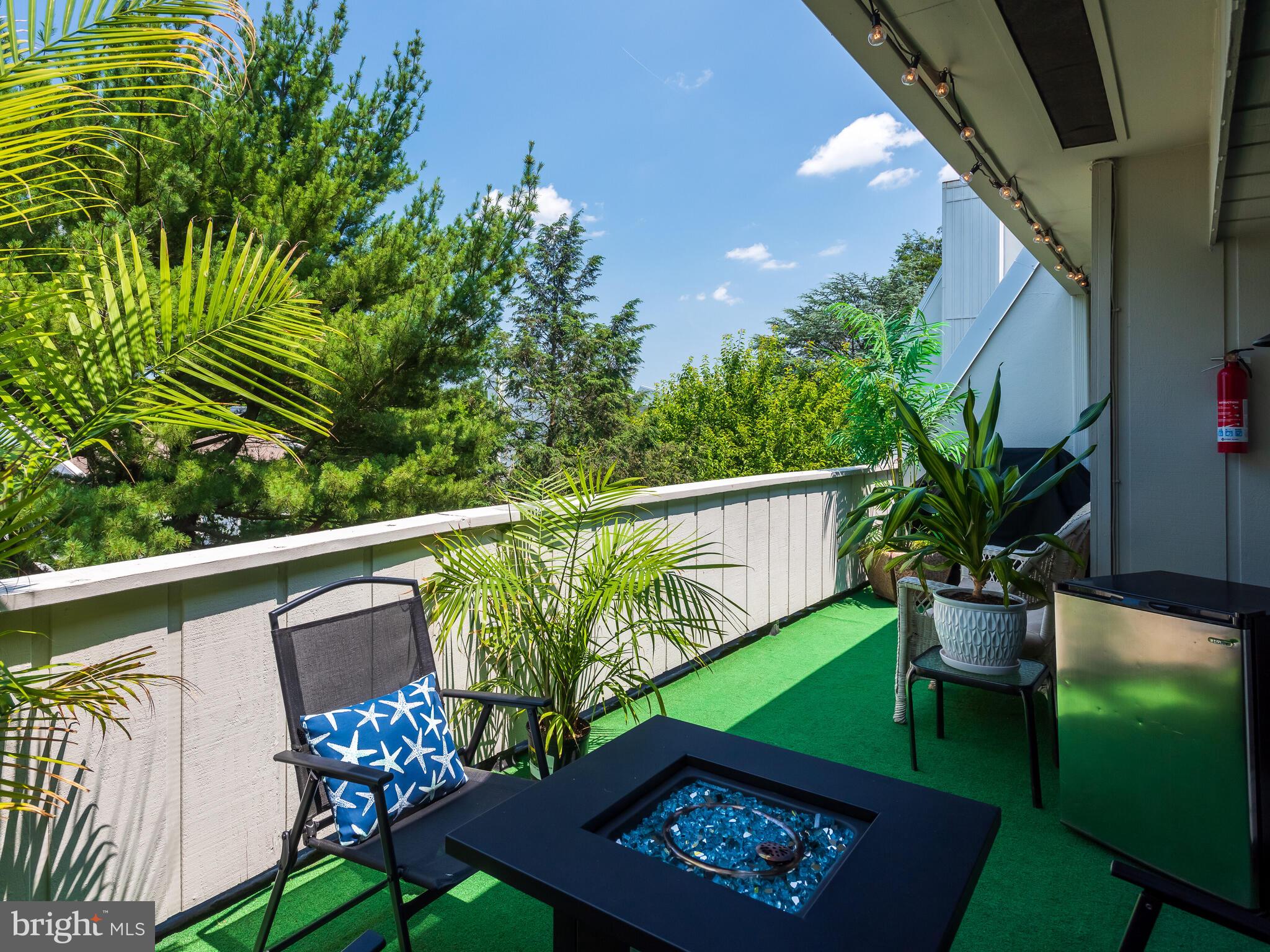 SUMMIT HOUSE - Residential