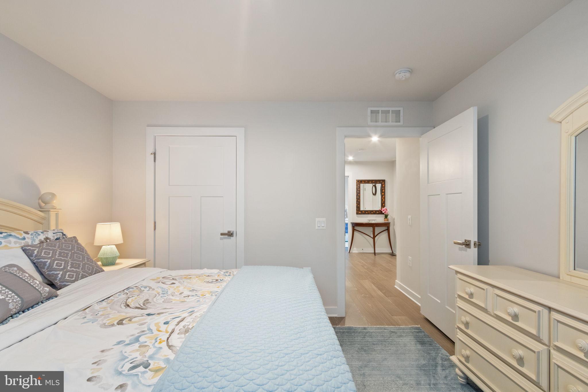 REGENCY AT CHANCELLORSVILLE NORTH - Residential