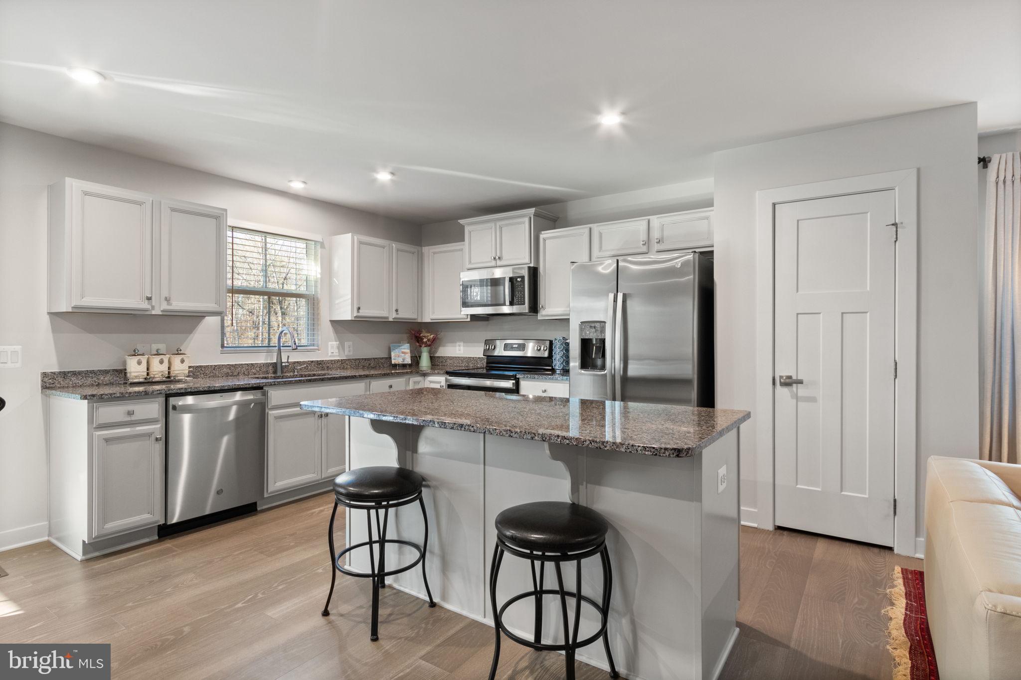 REGENCY AT CHANCELLORSVILLE NORTH - Residential