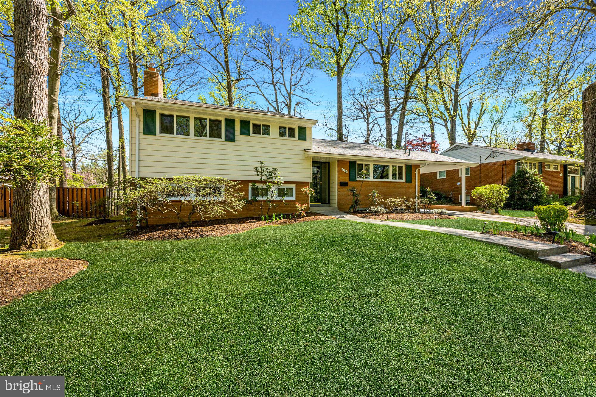 WILDWOOD MANOR - Residential