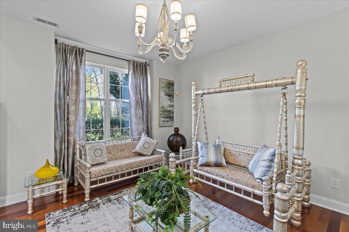 3 WOODLAND COURT