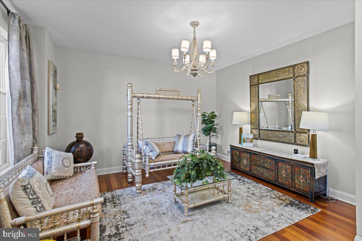 3 WOODLAND COURT