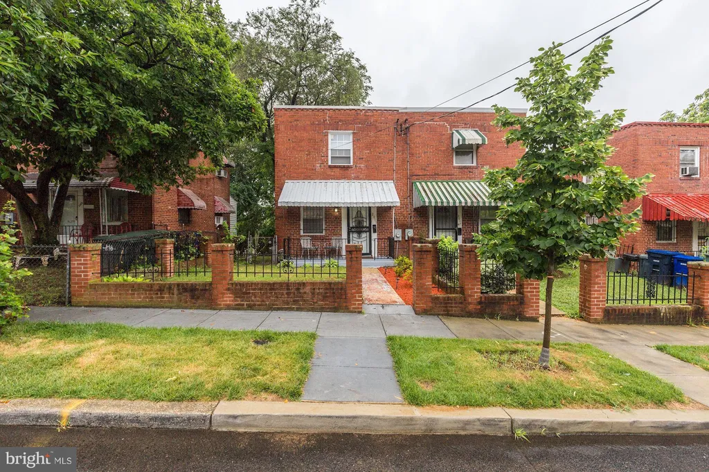 2013 Savannah Place SE, Washington, DC 20020