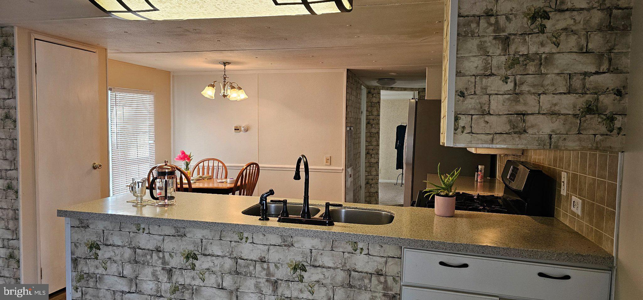 ANGOLA BEACH - Residential