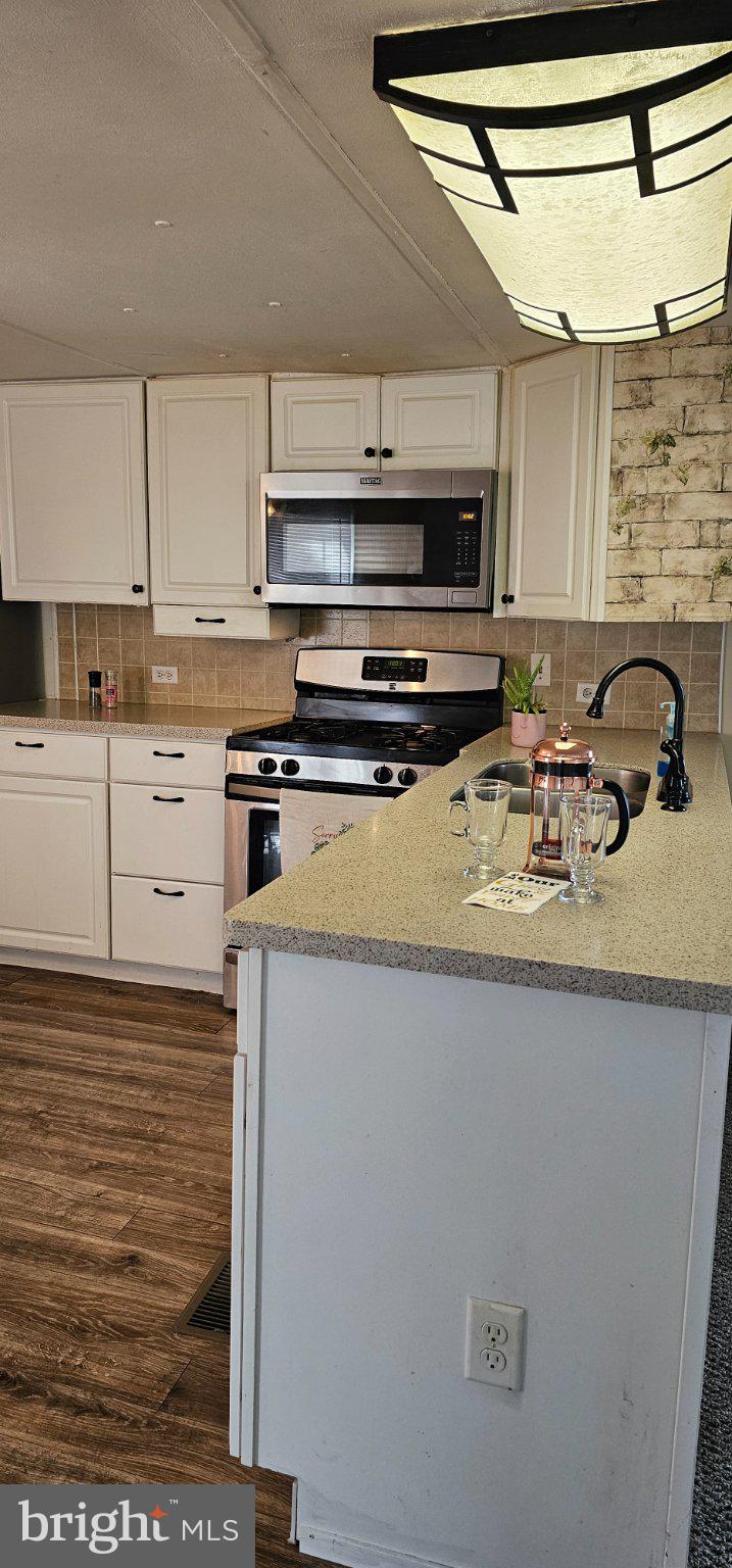 ANGOLA BEACH - Residential