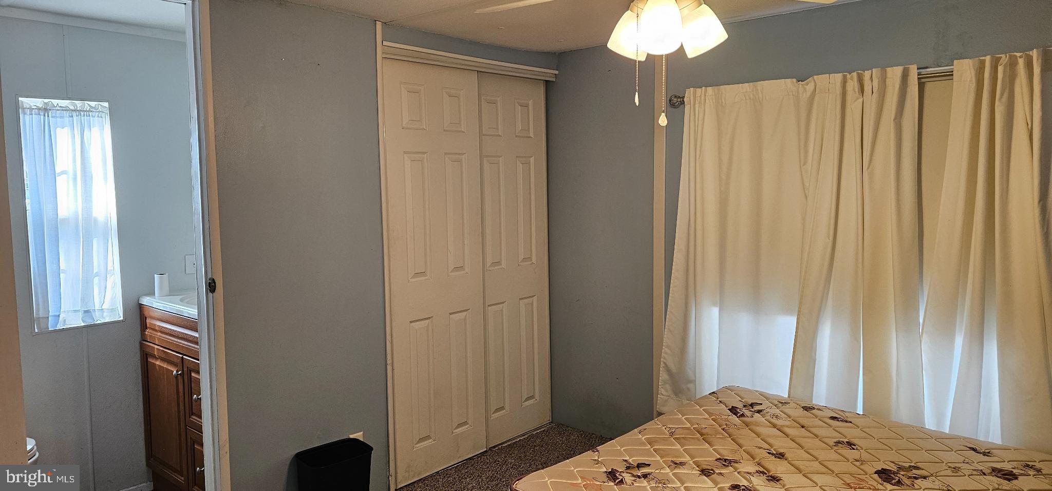 ANGOLA BEACH - Residential