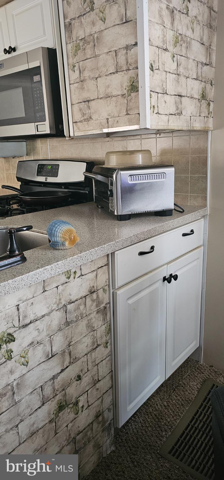 ANGOLA BEACH - Residential