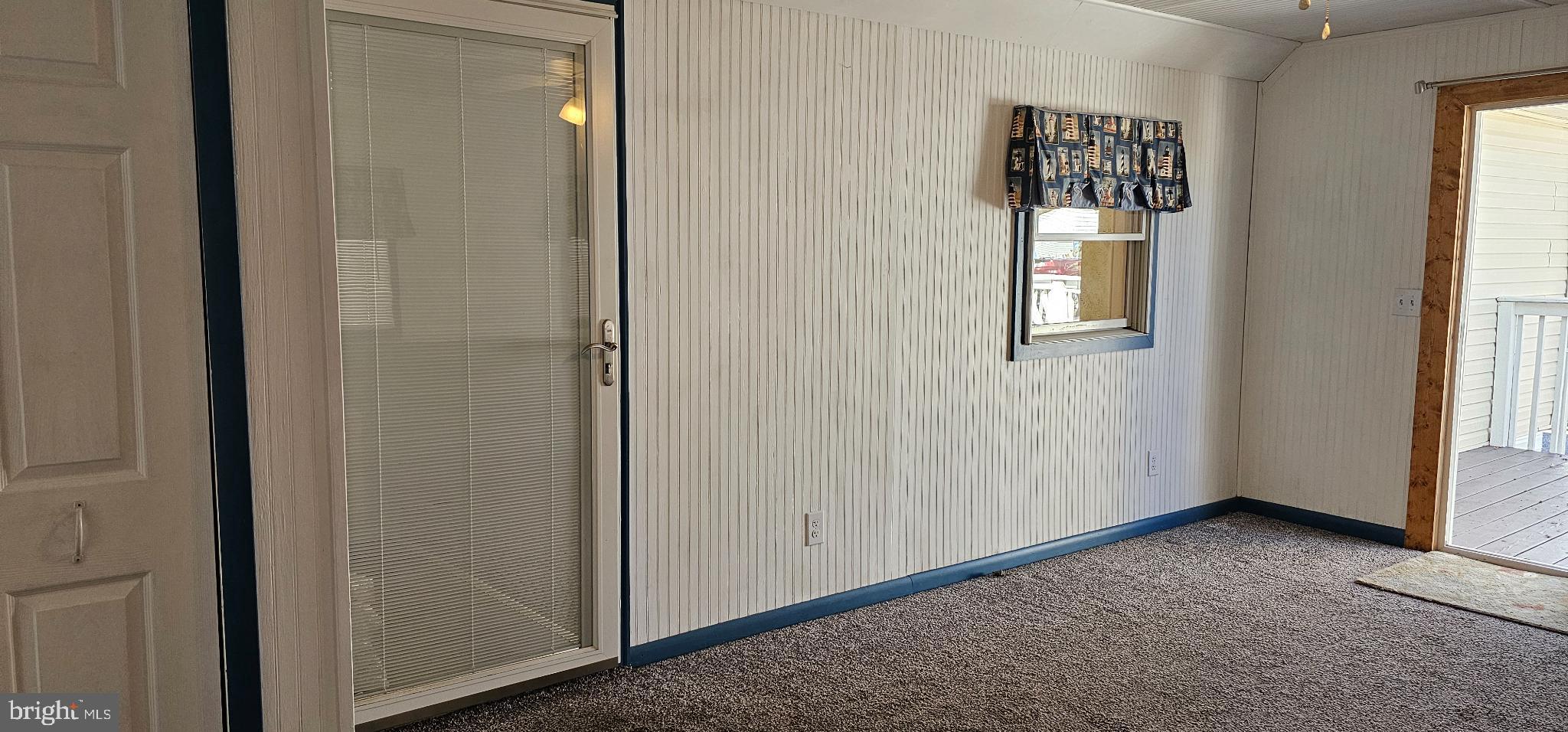 ANGOLA BEACH - Residential