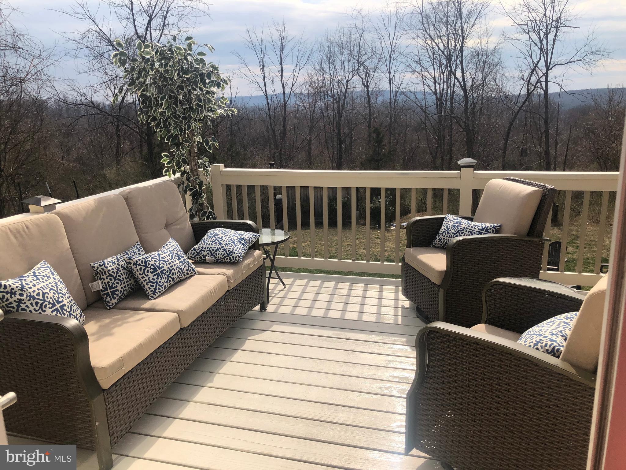 EMERALD LAKE - Residential