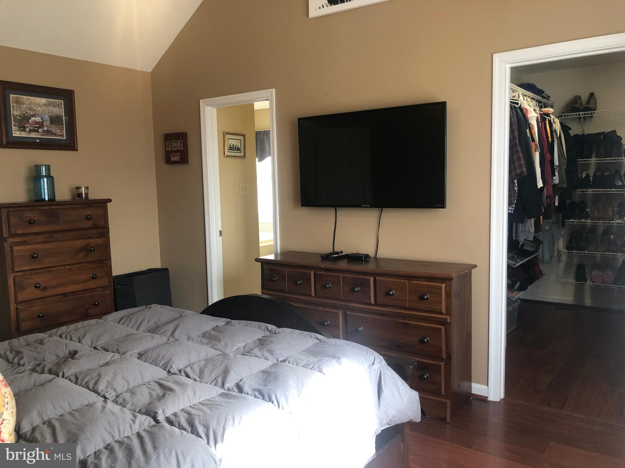 EMERALD LAKE - Residential