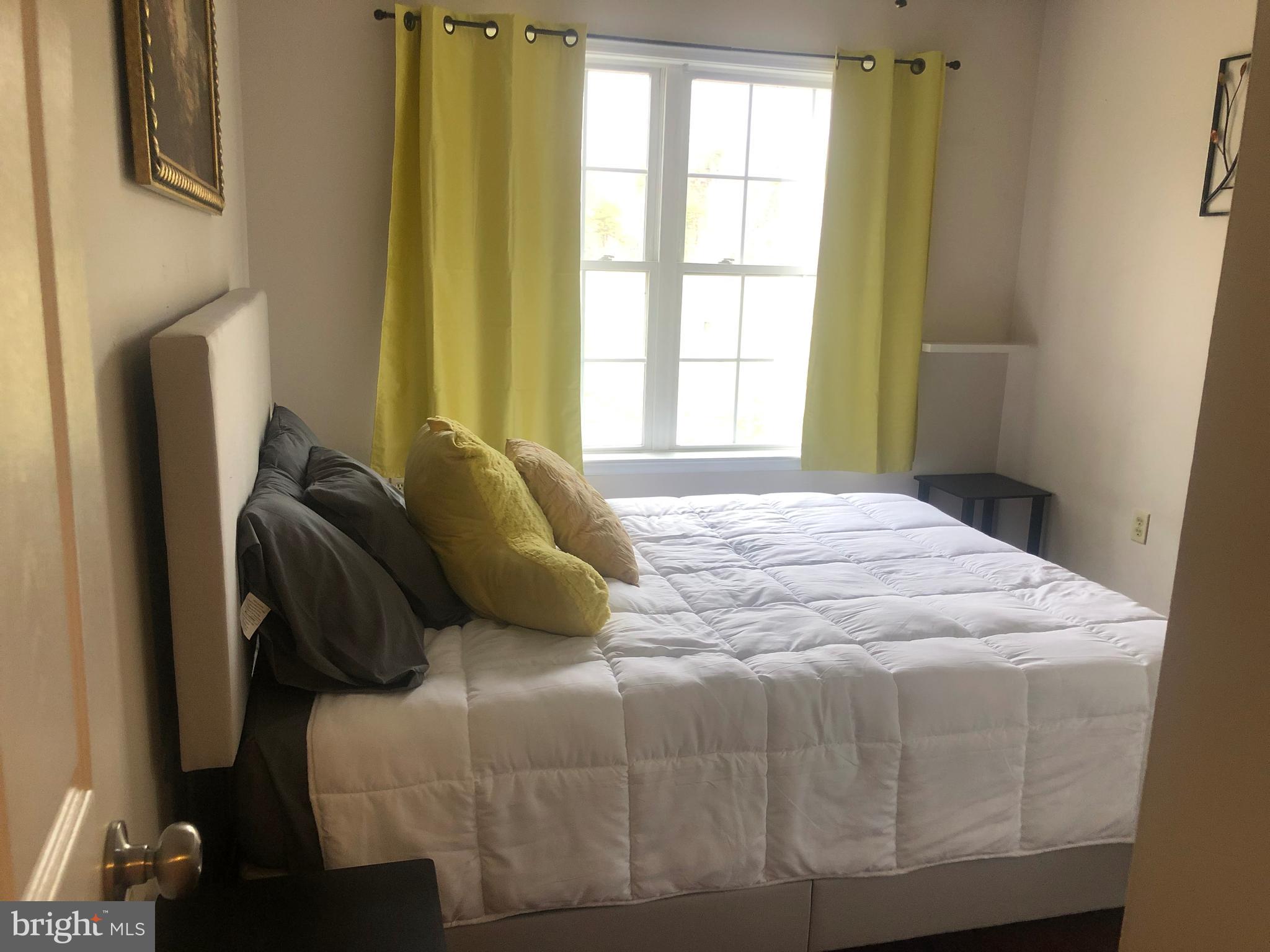 EMERALD LAKE - Residential