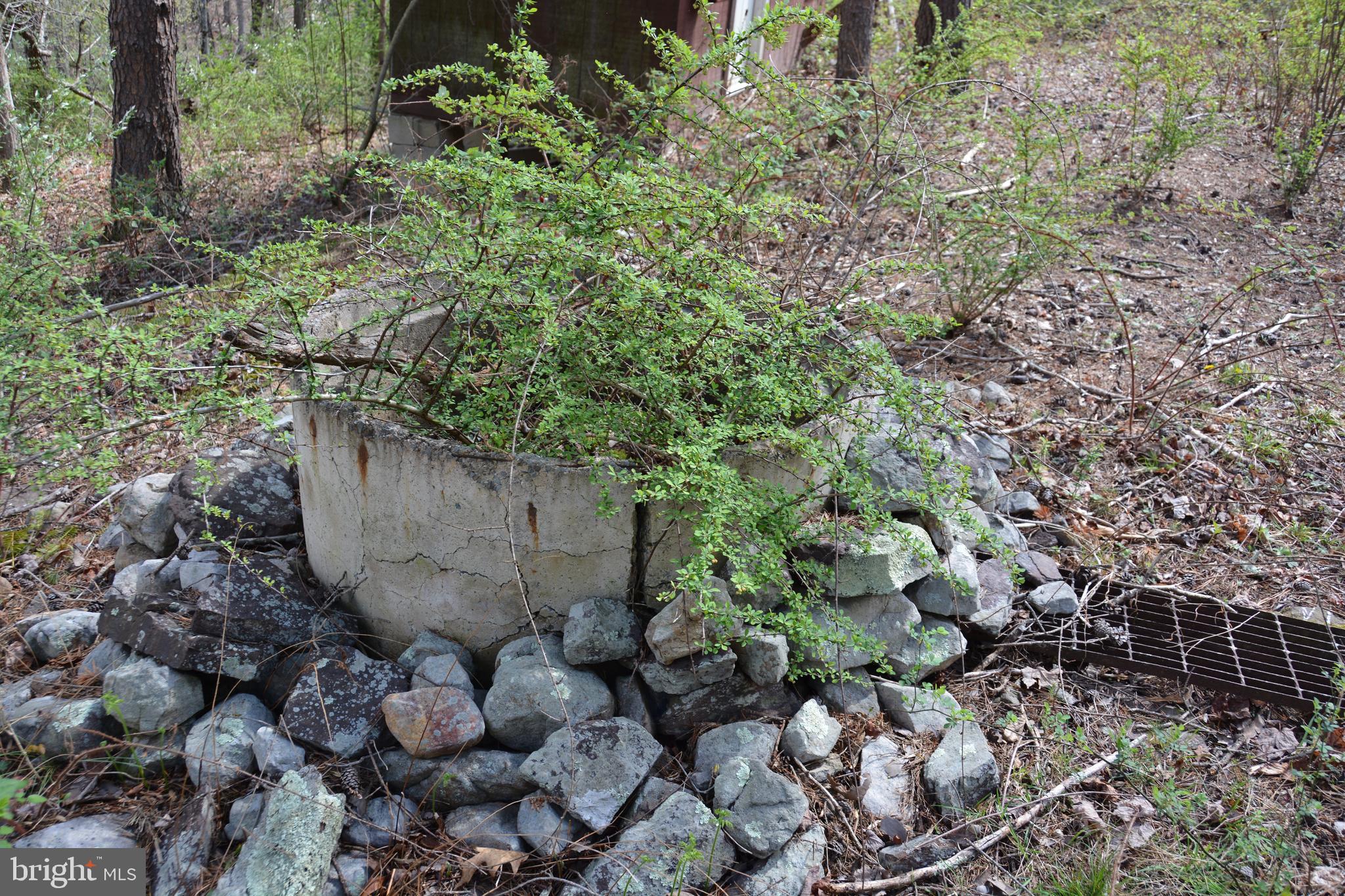 MAJESTIC KNOLL - Land