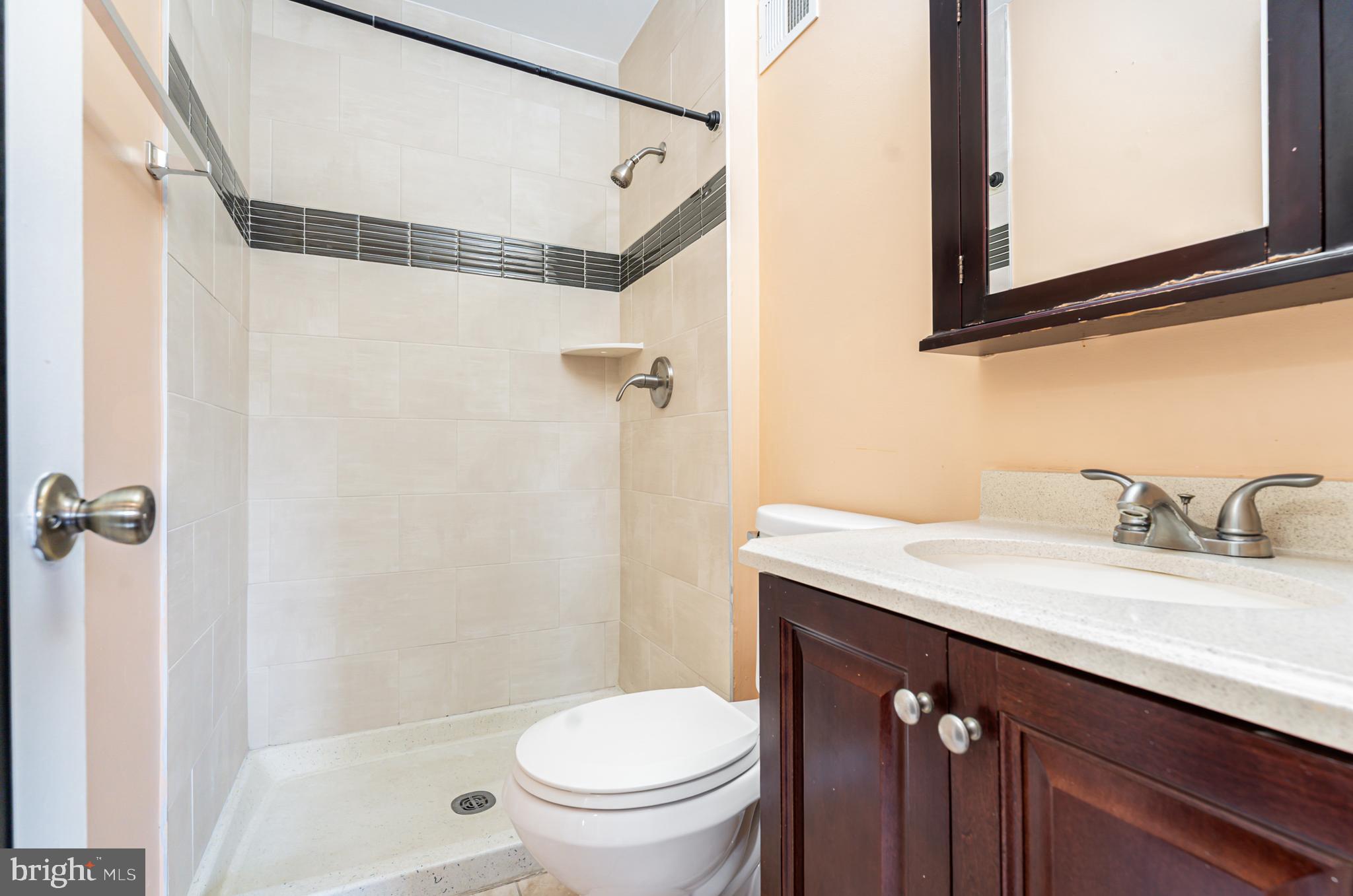 SOUTHGATE WOODS TOWNHOUSES - Residential