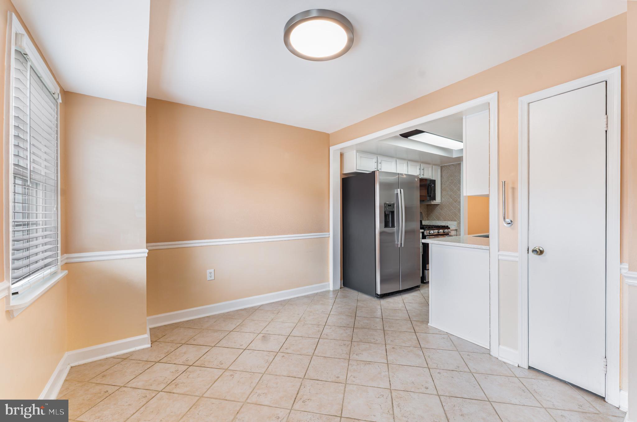 SOUTHGATE WOODS TOWNHOUSES - Residential