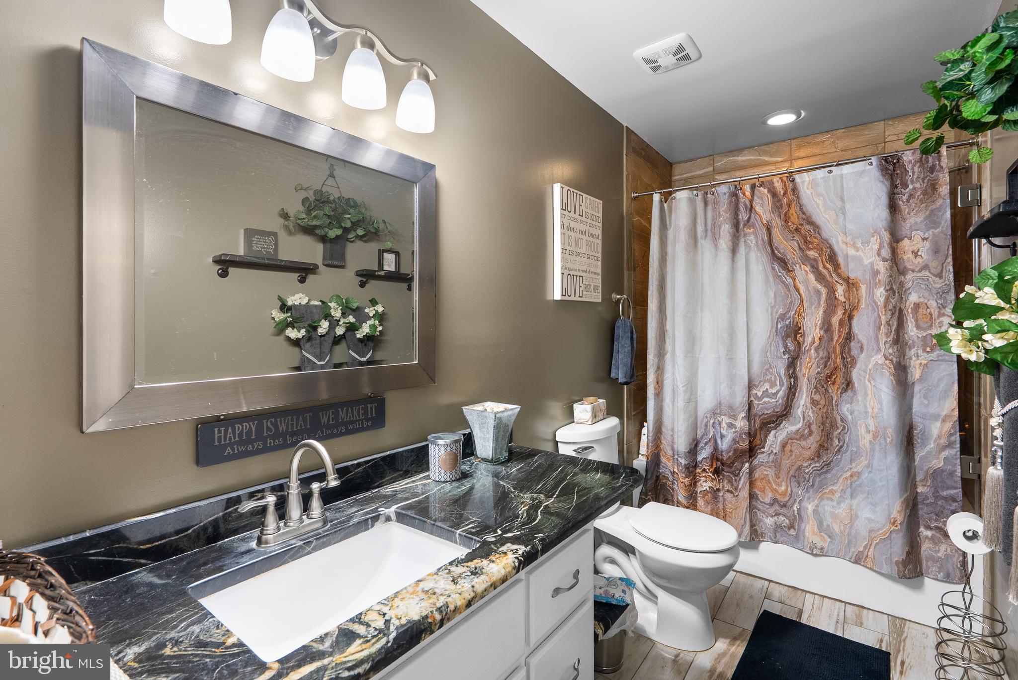 CANDY HILL - Residential