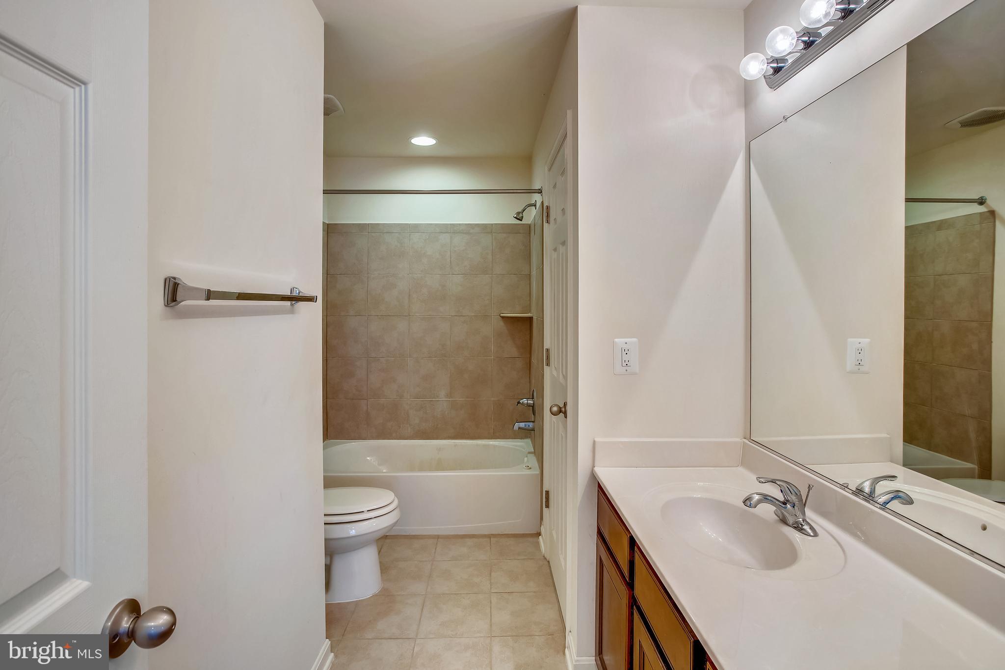 VILLAGES OF WELLINGTON - Residential Lease