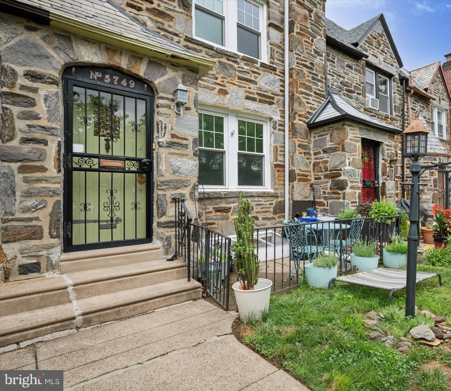 OVERBROOK - Residential