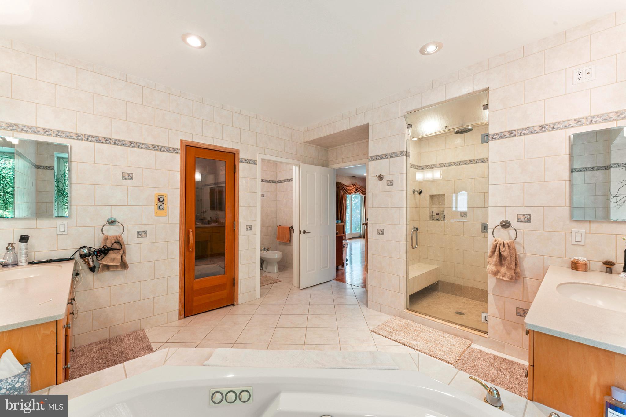 HUNTINGDON VALLEY - Residential