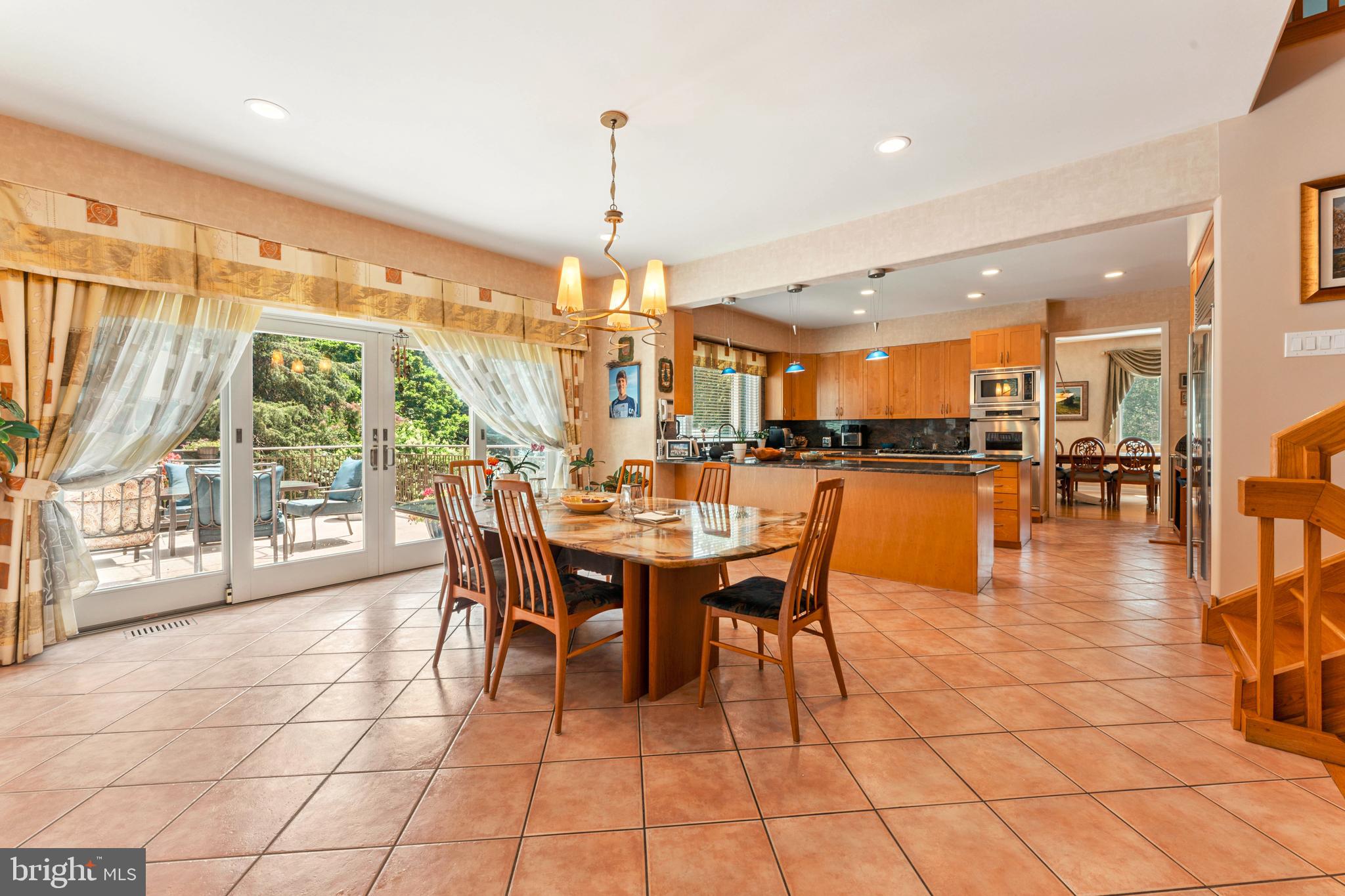 HUNTINGDON VALLEY - Residential